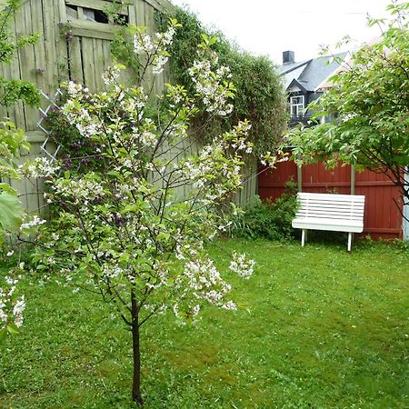 Red Old House Tromso Apartment Екстер'єр фото