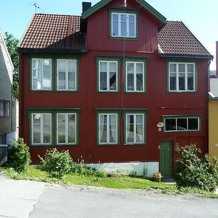 Red Old House Tromso Apartment Номер фото